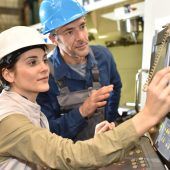 Industrie investiert in die Ausbildung