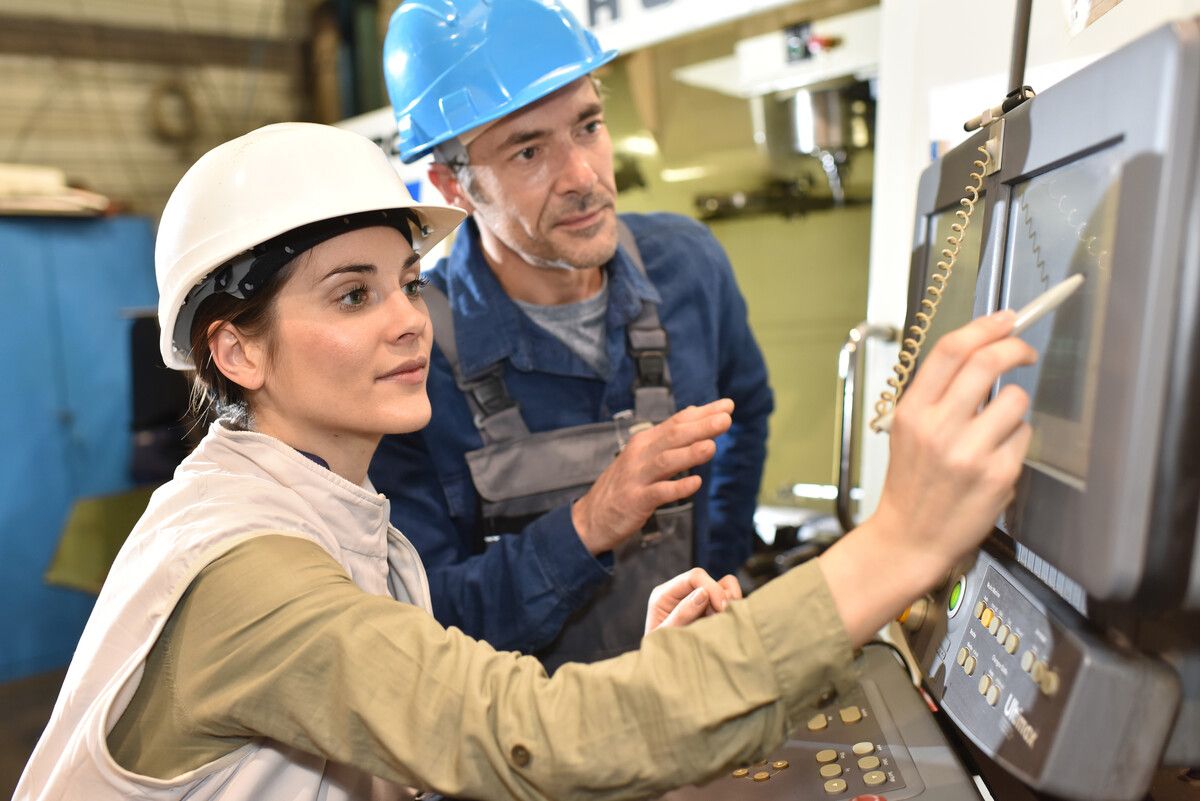 Die Vorarlberger Elektro- und Metallindustrie investiert intensiv in die Ausbildung von Top-Fachkräften.⇒Shutterstock