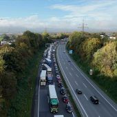 Stauchaos wegen achtlosem Lkw-Fahrer