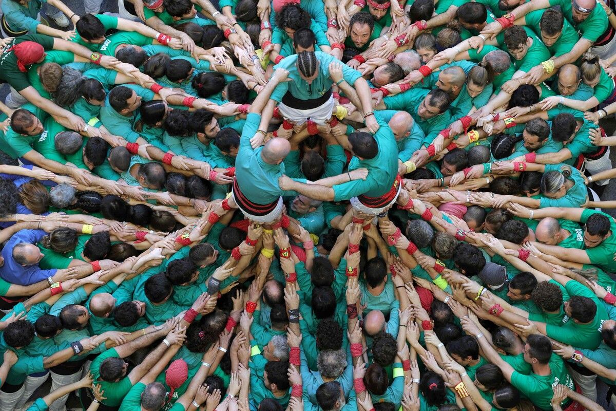Ein „Menschenturm“ im spanischen Tarragona. Diese „Castells“ werden in Katalonien traditionell bei zahlreichen Festen errichtet. afp