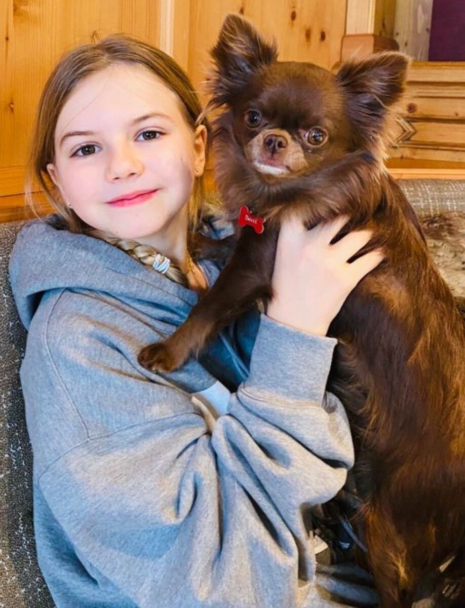 Ein tierisch gutes Team: Philippa und ihr Hündchen Becci.