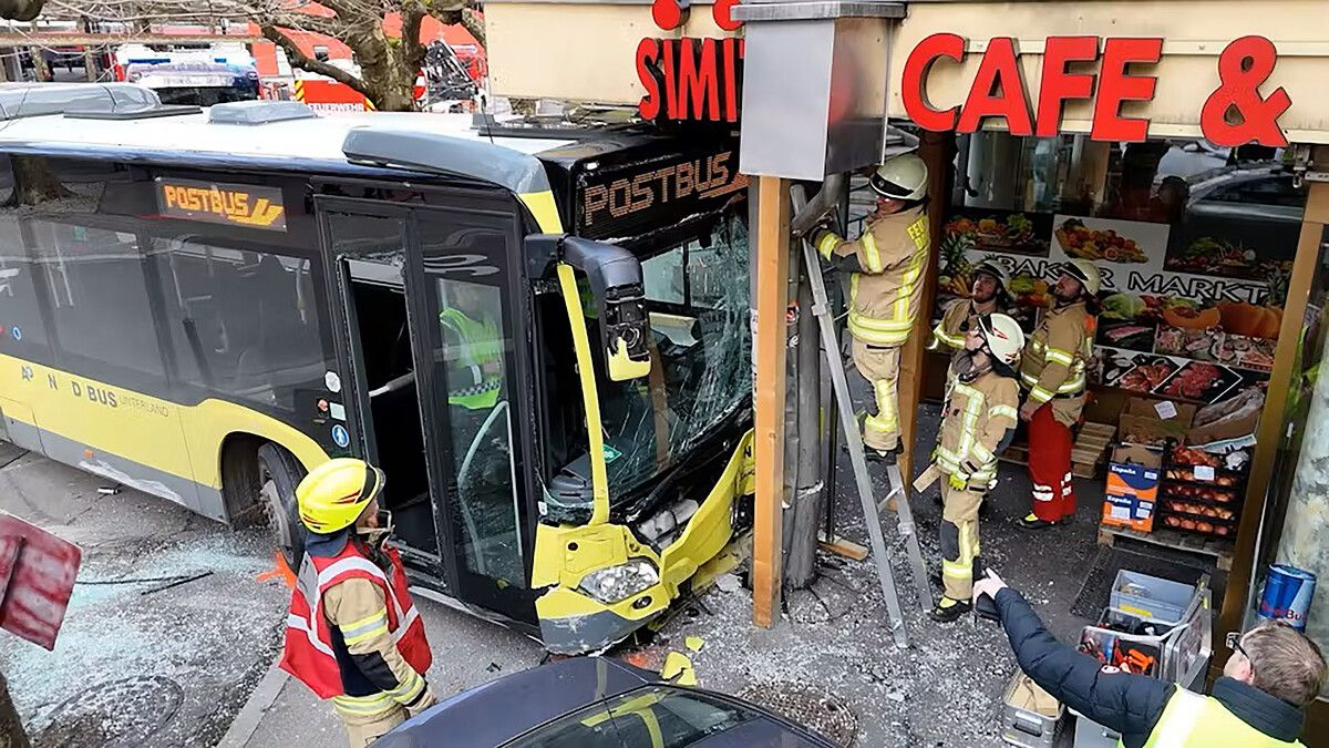 Eine Havarie mit einem Postbus und mehreren Verletzten ereignete sich im vergangenen Februar in Dornbirn. ⇒apa/m. shourot