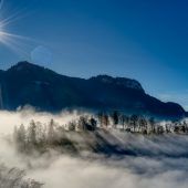 Unten grau, oben blau