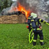 Schopf in Flammen