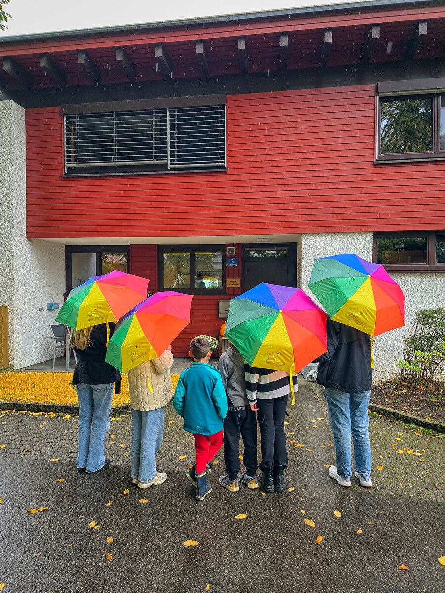 Die Auffanggruppe wirkt für Kinder in akuten Krisensituationen buchstäblich wie ein Schutzschirm.⇒voki