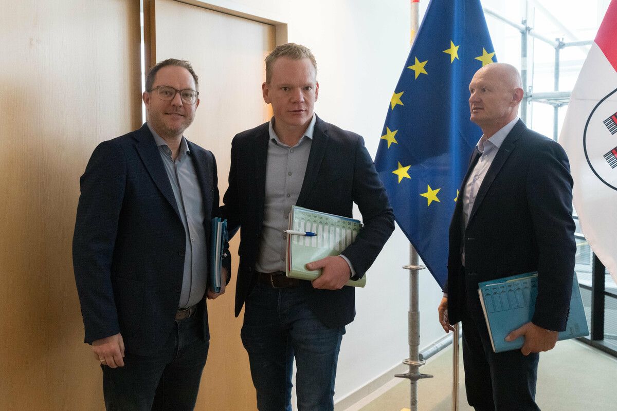 Für die FPÖ gehen Christof Bitschi (Mitte), Daniel Allgäuer, Dominik Hagen (l.) und Joachim Weixlbaumer (r.) in die Gespräche.