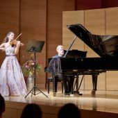 Perkussive Kraft und virtuose Violine