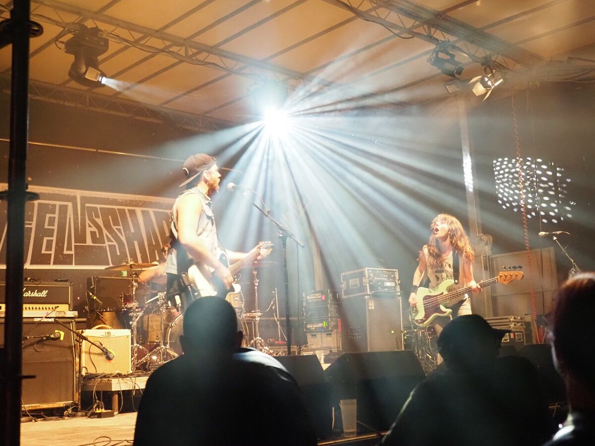 Igel vs. Shark geben am Samstag, 2. November, ab 20 Uhr Vollgas in der Remise.⇒
              ⇒
              Villa K.