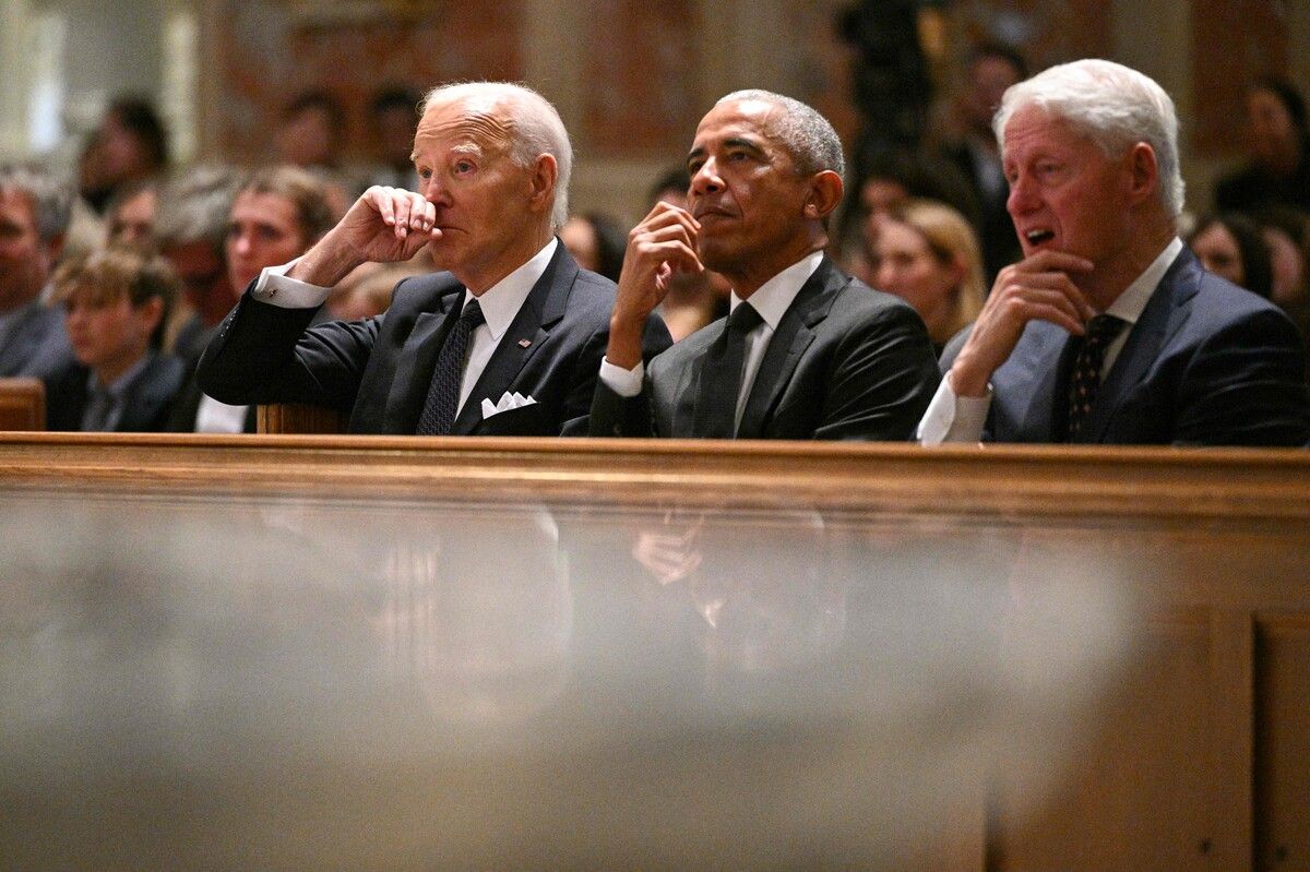 Joe Biden, Barack Obama und Bill Clinton bei einer Gedenkfeier für Ethel Kennedy, der jüngst verstorbenen Witwe von Robert F. Kennedy. AFP