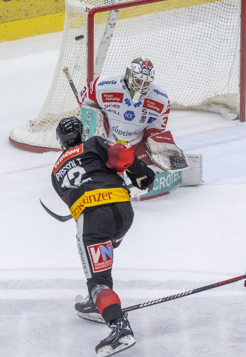 Joshua Passolt erzielte gegen Bozen einen Doppelpack. Dennoch reichte es nicht zu Punkten für die Pioneers.⇒VN/Paulitsch