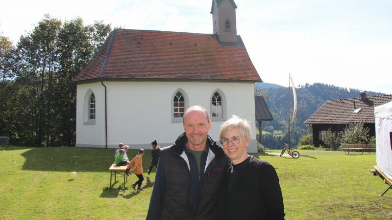 Kapellen-Obmann Wolfgang Greif mit Gattin Sabine freute sich über das gelungene „Michelefest“. ⇒Natascha Moosbrugger (2)