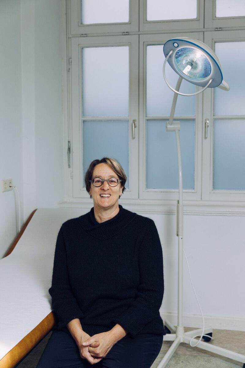 Kathrin Yen gibt Einblicke in die Gerichtsmedizin.