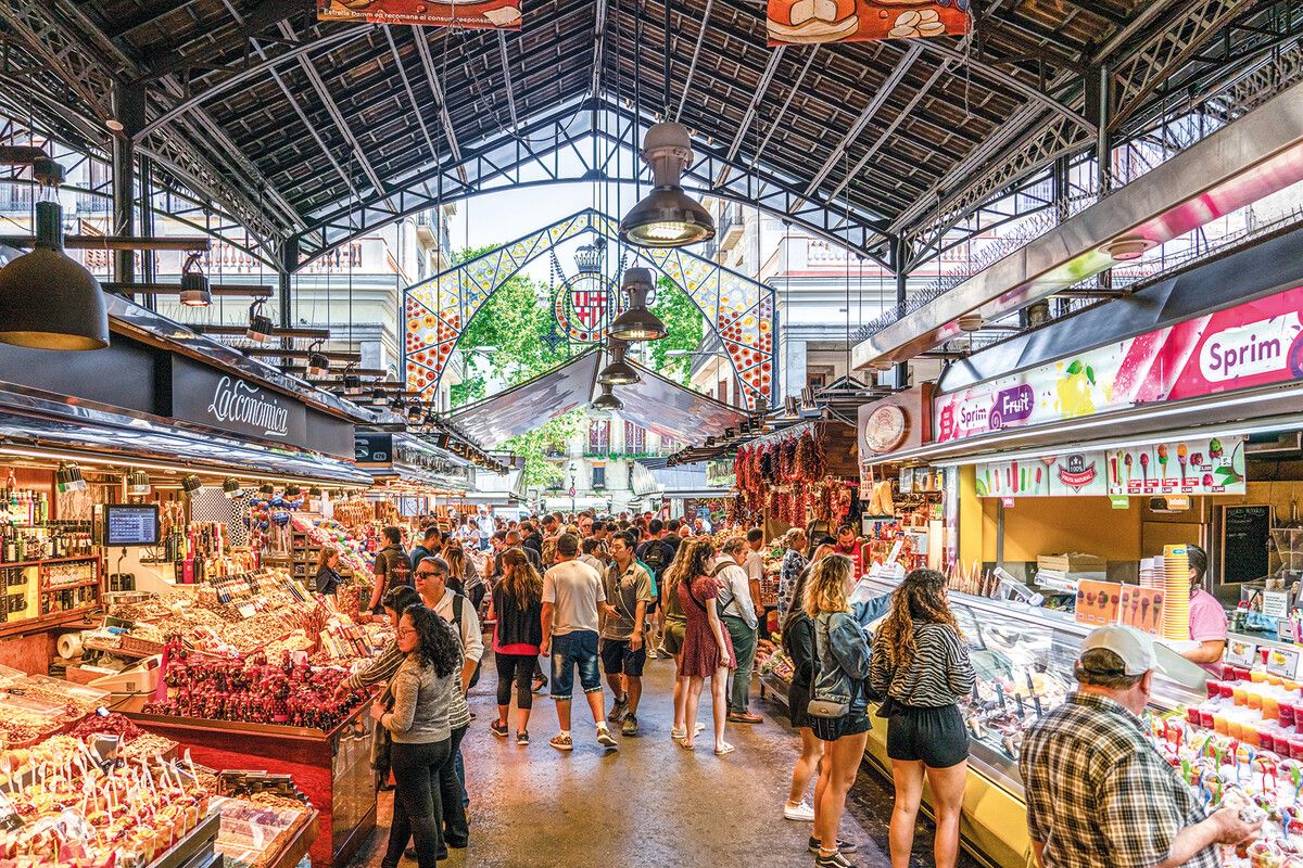 La Boqueria befindet sich auf der berühmten Straße Las Ramblas.⇒Shutterstock