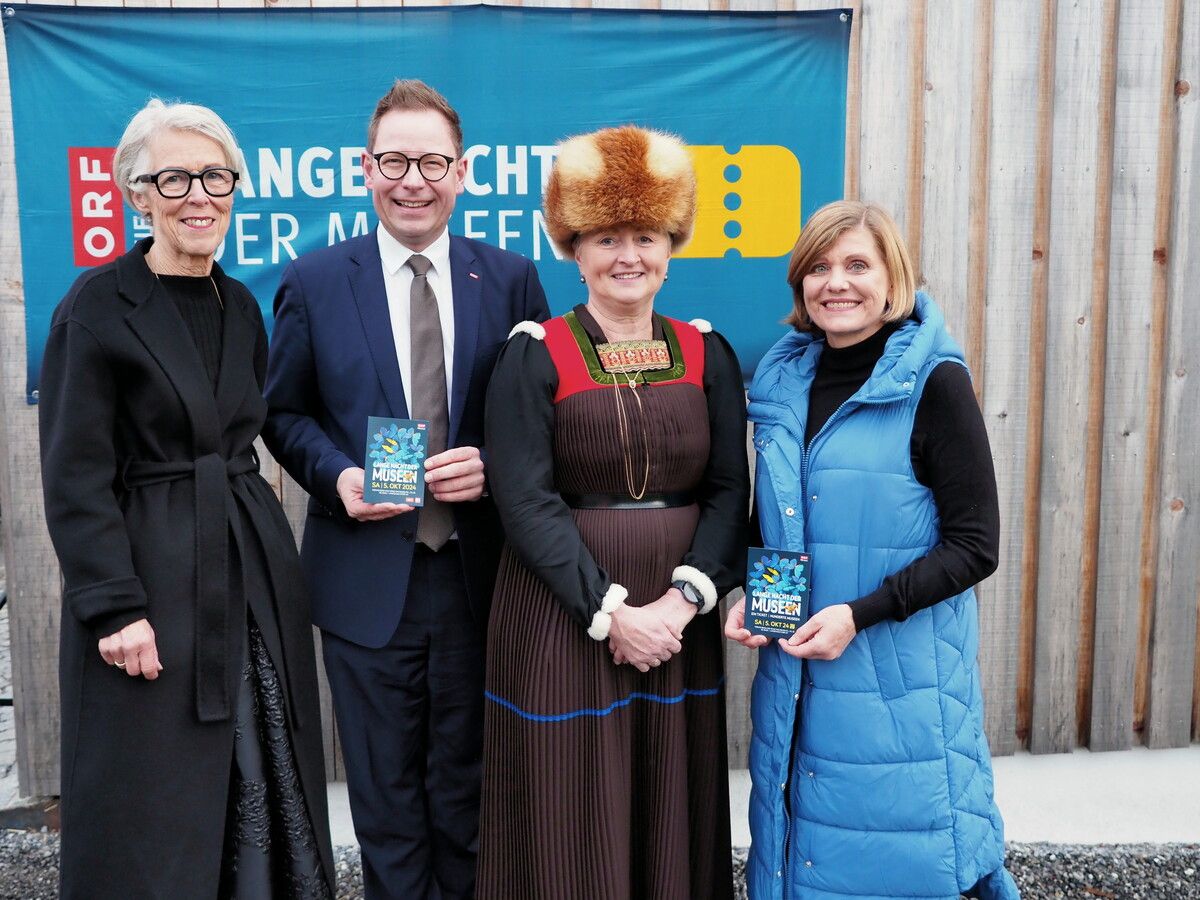 Landesstatthalterin Barbara Schöbi-Fink (r.), ORF-Landesdirektor Markus Klement, Museumsleiterin Theresia Fröwis (l.) und Vize-Obfrau Maria Meusburger (Museumsverein) bei der Eröffnung in Bezau. ⇒sie