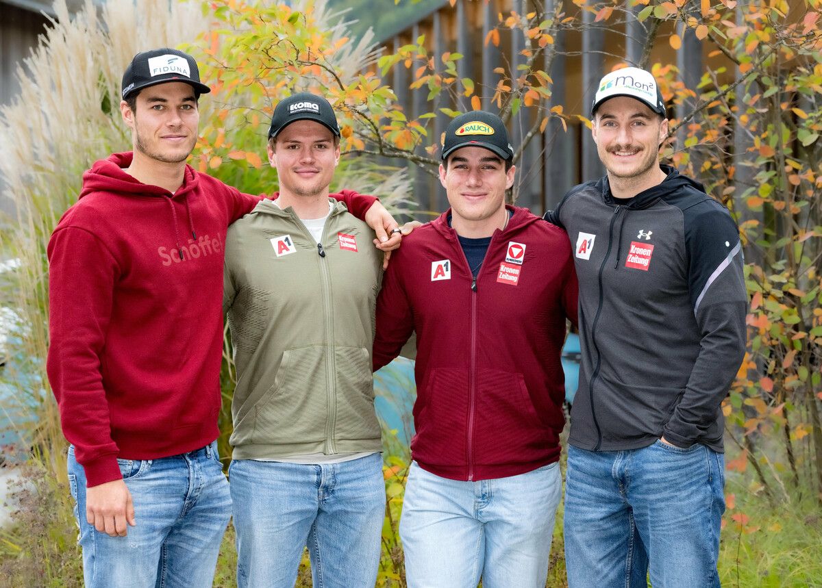Lukas Feurstein, Noel Zwischenbrugger, Jakob Greber und Patrick Feurstein vertreten Mellau im Ski-Weltcup. ⇒stiplovsek
