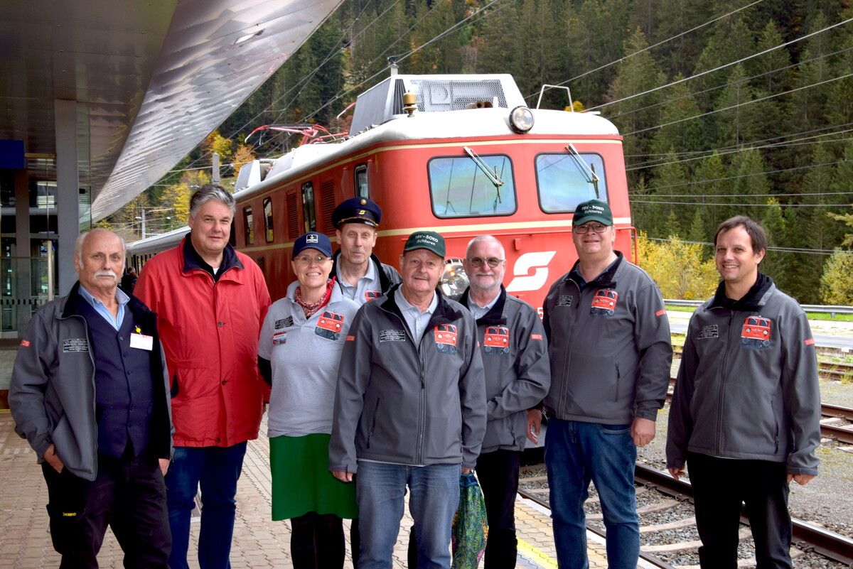 Mitglieder des Vereins Pro Bahn Vorarlberg, von links: Peter Schlacher, Markus Rabanser, Katrin von Polenz, Anton Aberer, Herbert Burtscher, Hans-Peter Prugg, Friedmund Hermann und Klaus Keckeis.⇒SCO
