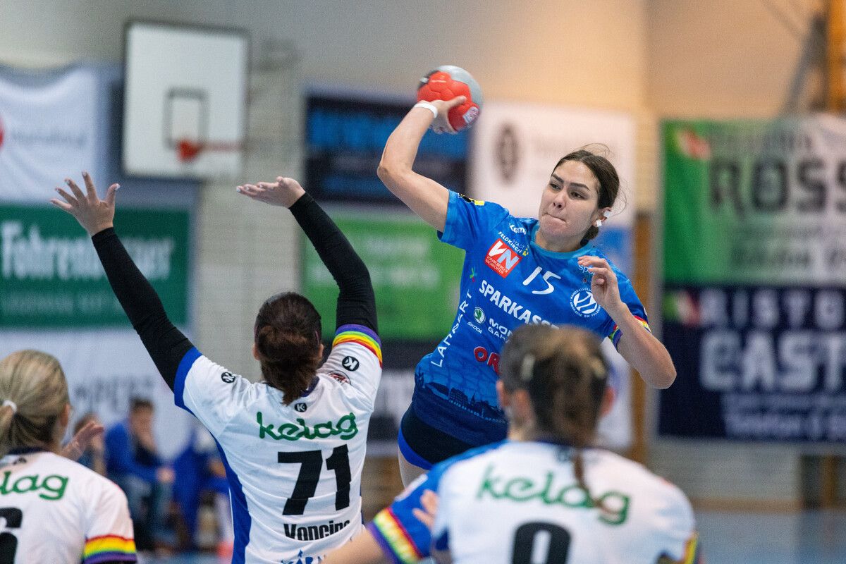 Monika Haller und die Blau-Weiß-Handballerinnen wollen im Nachzüglerduell gegen St. Pölten die Negativserie beenden.⇒VN/Sams