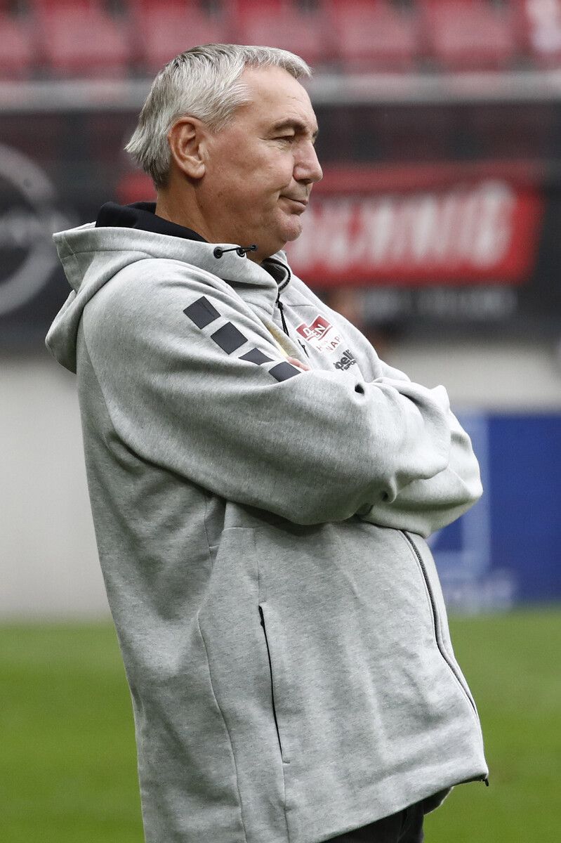 Peter Pacult erhielt den „Bruno“ als Trainer des Jahres 2023/24.
