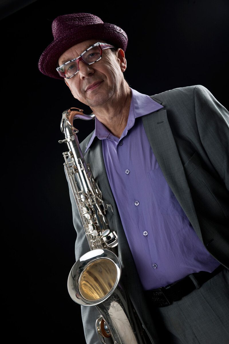 Saxophon Harry Sokal. ⇒OLIVER KENDL
