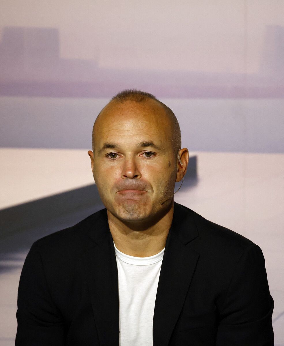 Spaniens Weltmeiser Andres Iniesta geht mit 40 Jahren in die Fußballpension.⇒Reuters