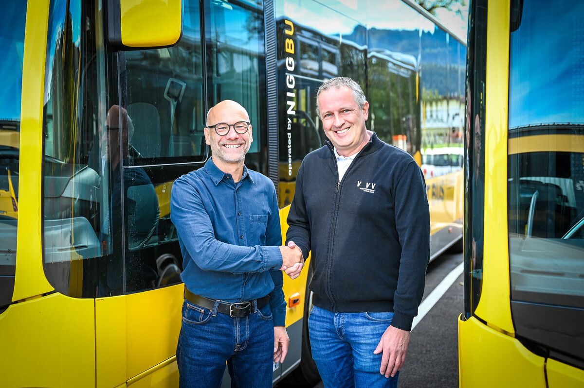 Staffelübergabe: Inhaber Alfred Herburger (l.) geht in Pension, Gerhard Pertoll übernimmt. ⇒Niggbus