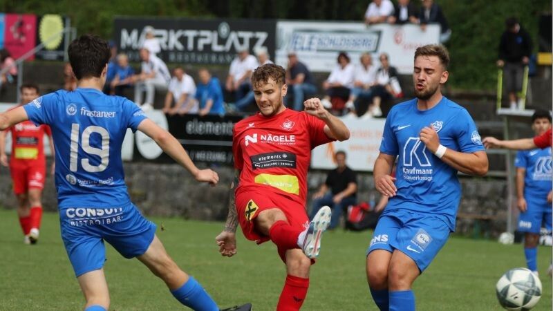 Timo Wölbitsch gelang in der Nachspielzeit der umjubelte Ausgleich.⇒VN/TK