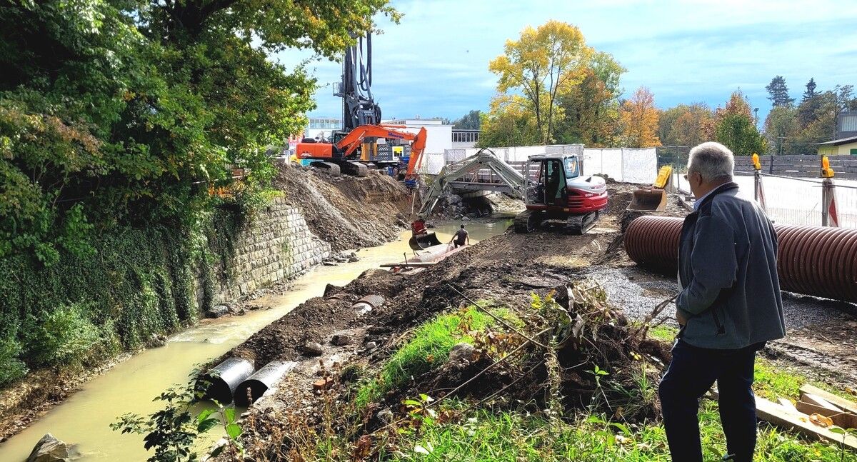 Umfangreiche Baumaßnahmen im Rahmen des Hochwasserschutzprojekts Ruggbach im Leiblachtal: Schwerpunkt ist die Erneuerung der Brücke L190 Vorarlberger Straße. ⇒ BMS
