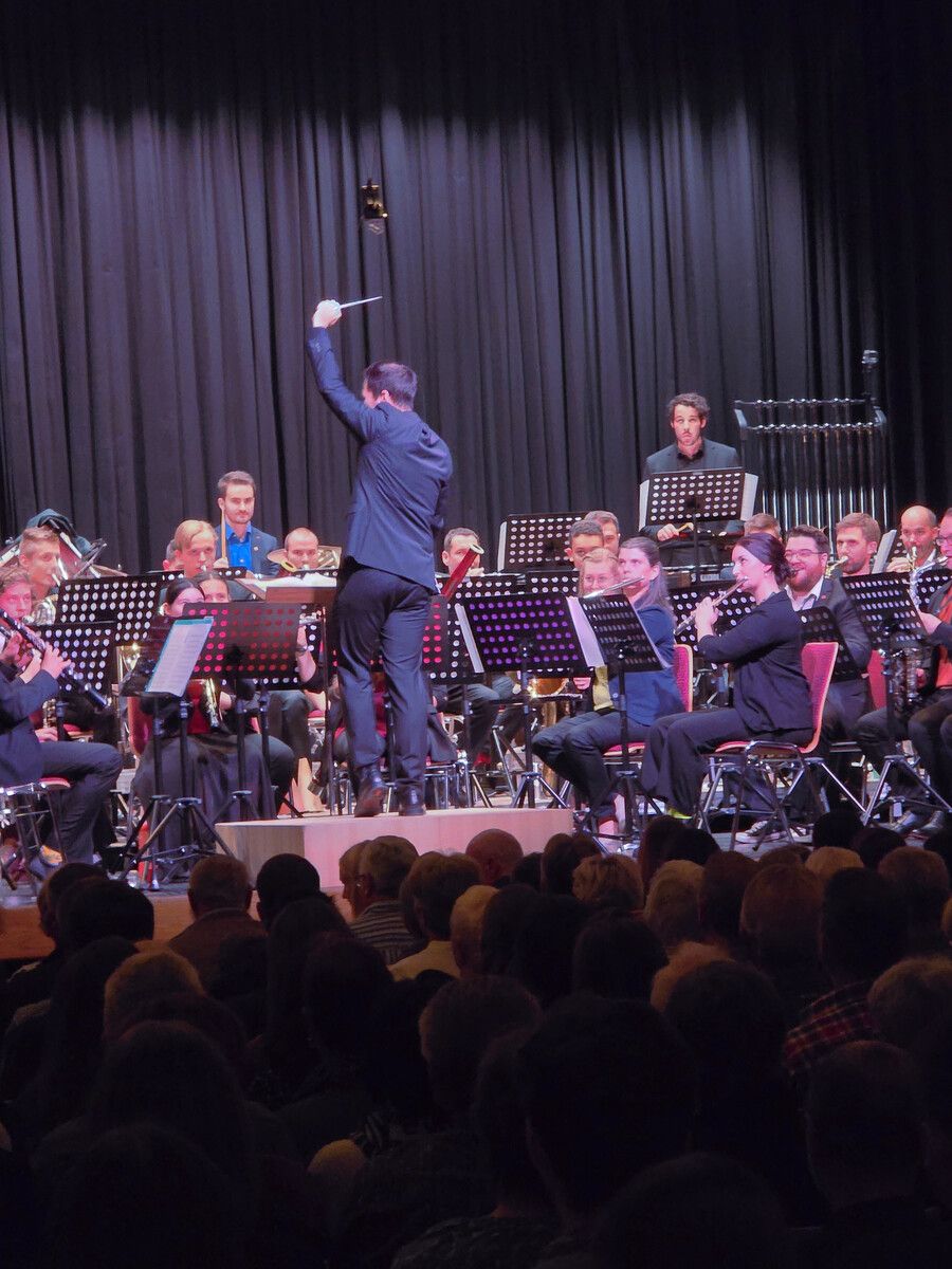 „Untypisch“ ist ein Orchester für ambitionierte Hobby-Musikerinnen und -Musiker, die mehr wollen. ⇒HAB
