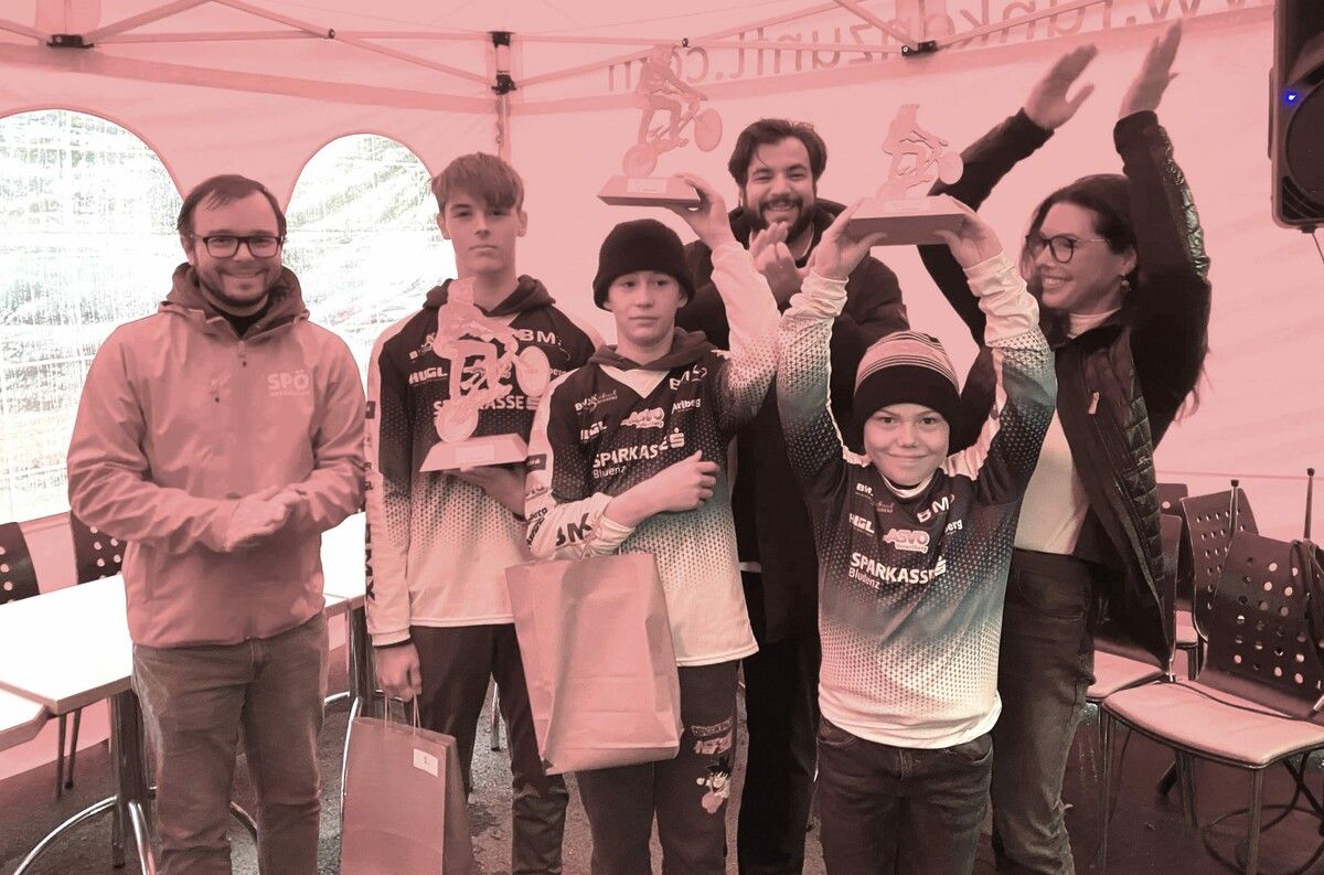 V. l.: StR. Andreas Fritz-Wachter, Valentin Muther, Feanor Marte, StR. Cenk Dogan, Samuel Meitz u. Vize-Bgm. Andrea Mallitsch.⇒BMX-Club Bludenz