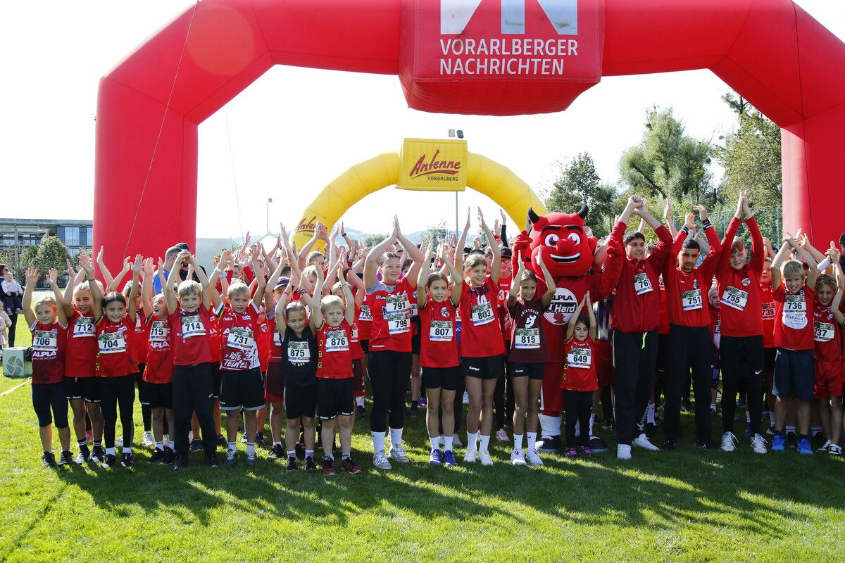 Viele fleißige Läufer machten beim Harder Stundenlauf mit. ⇒Veranstalter