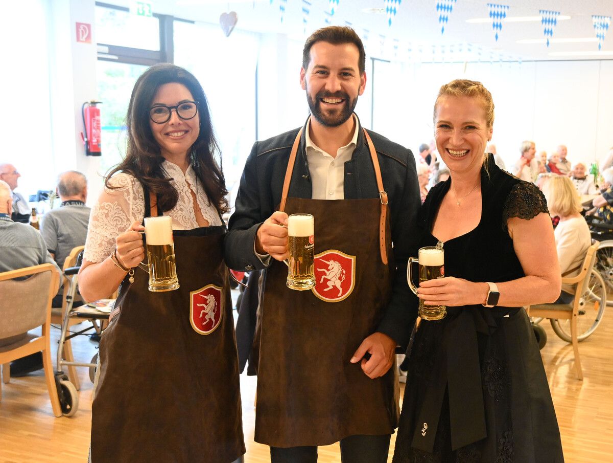 Vizebürgermeisterin und Sozialstadträtin Andrea Mallitsch, Heimleiterin Helga Sartori und Bürgermeister Simon Tschann. ⇒stadt bludenz
