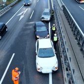 Pkw-Lenker bei Aufprall von Pkw auf der Autobahn verletzt