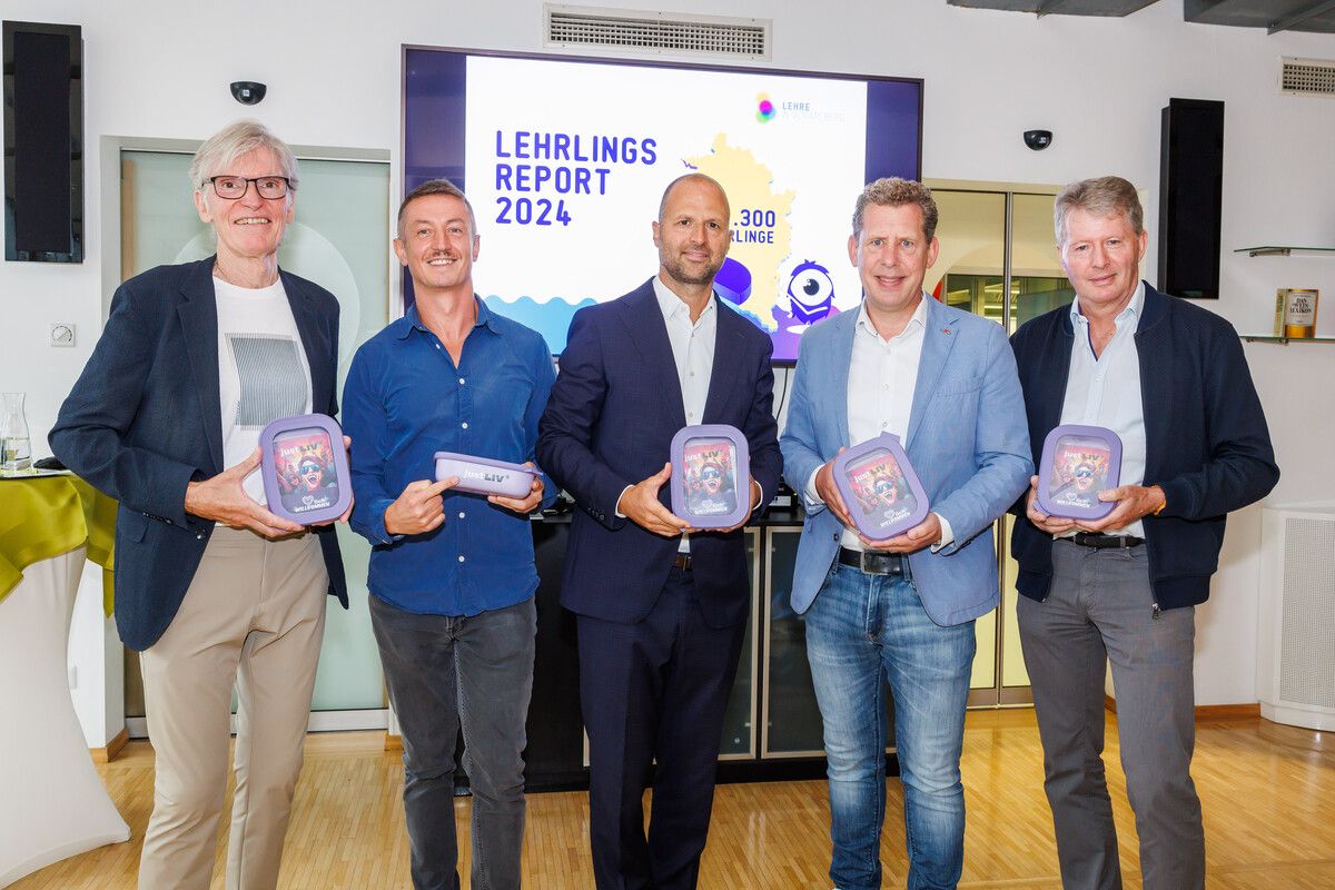 WKV-Präsident Wilfried Hopfner, GF Lehre in Vorarlberg Markus Curin, LR Marco Tittler, AK-Präsident Bernhard Heinzle und Schulqualitätsmanager Bertram Summer bei der Präsentation des Lehrlings-Reports 2024 – v. l.⇒Bernd Hofmeister