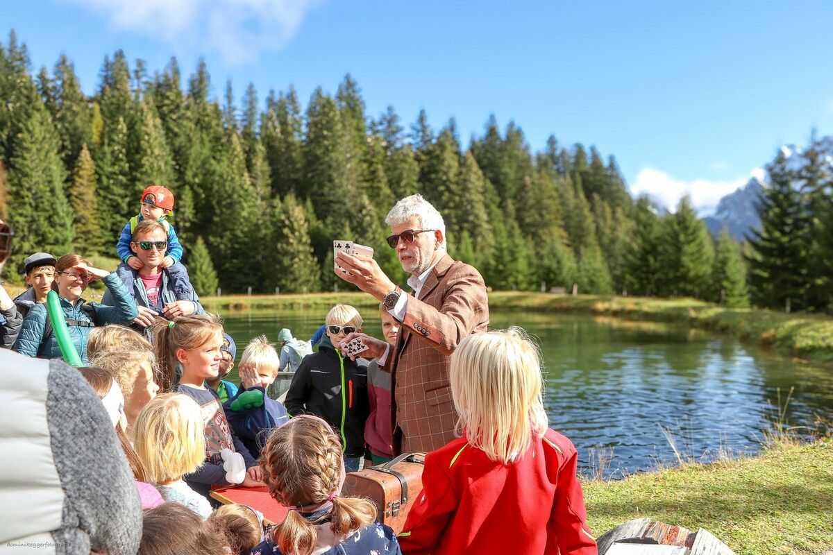 Zauberhaftes Programm beim Kunterbunt-Festival im Brandnertal. Bludenz Tourismus/Dominik Egger