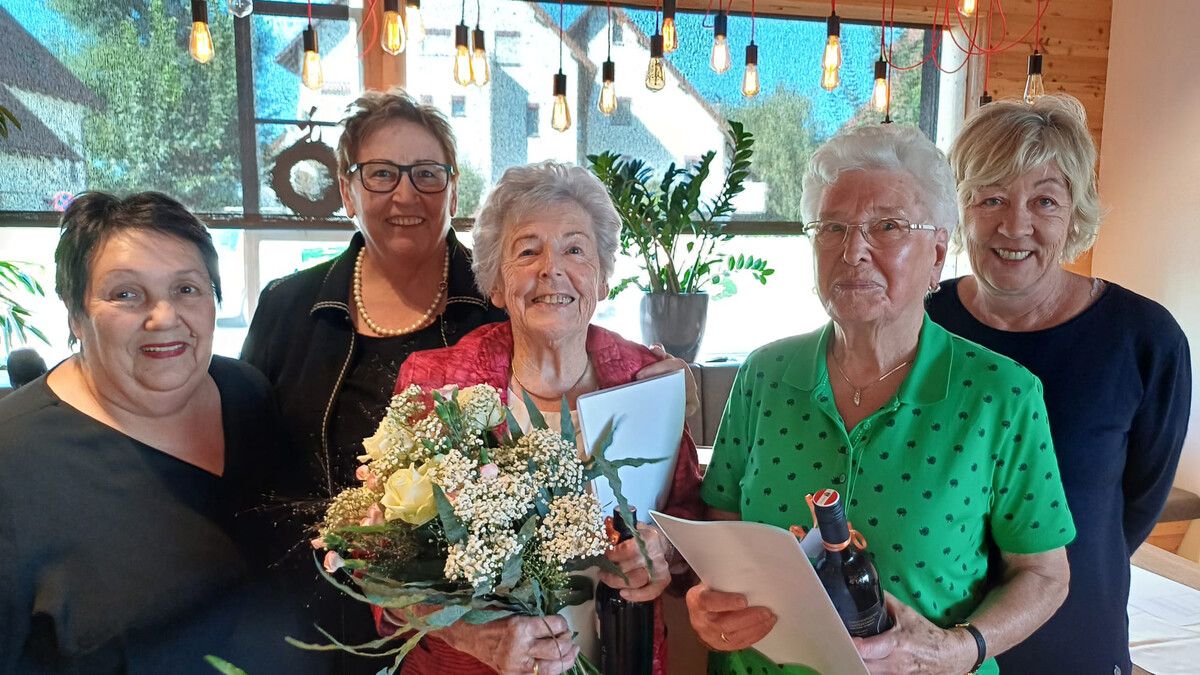 35 Jahre Mitgliedschaft Klara Rosemann und Maria Müller.⇒PVÖ Bregenz