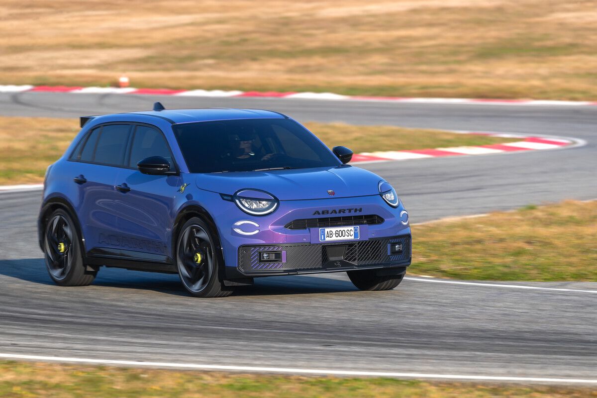 Abarth 600e: Frontantrieb-Stromer mit bis zu 280 PS Leistung.⇒werk