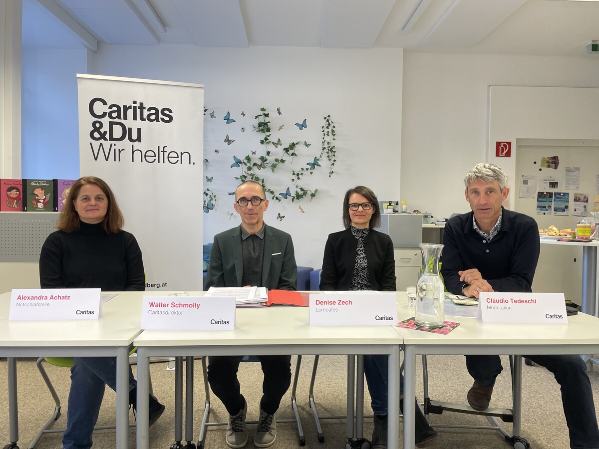 Alexandra Achatz, Walter Schmolly, Denise Zech und Claudio Tedeschi stellten die Inlandskampagne der Caritas vor. ⇒VN/Linher