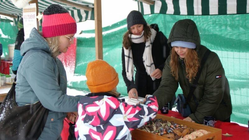 Am Samstag vor dem ersten Advent, also am 30. November, wird das Bucher Dorfzentrum wieder zum Handelsplatz. ⇒Michel Stocklasa