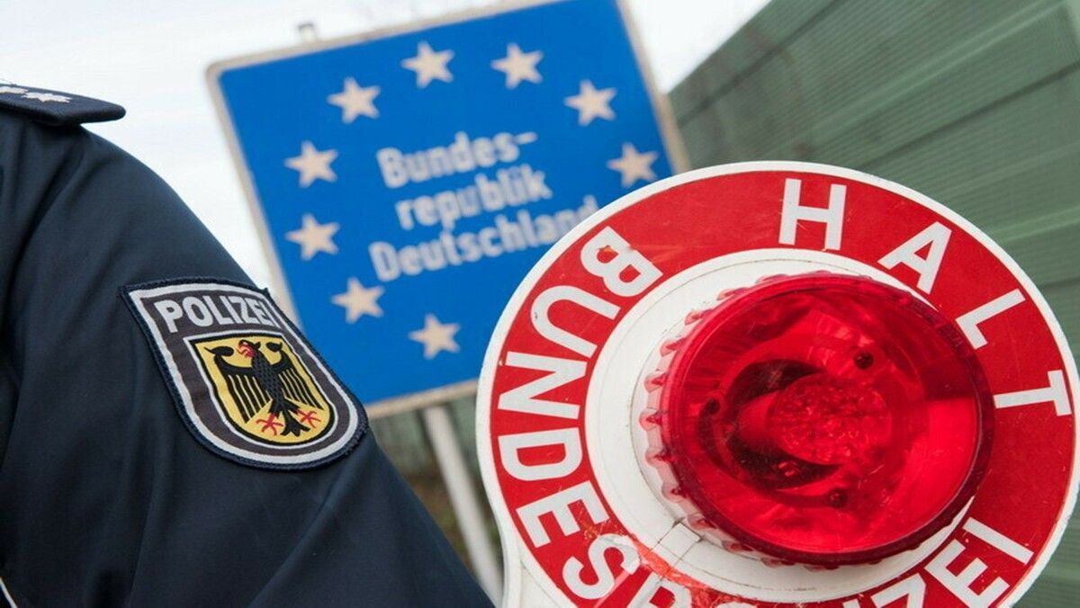 An der Grenze zu Deutschland blieb die illegale Einreise der beiden bereits polizeibekannten Georgier beim Versuch. ⇒symbol/bundespolizei
