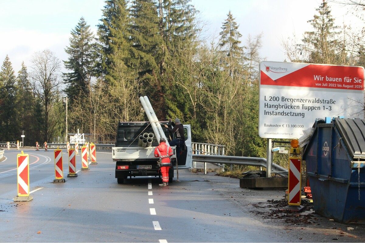 Auf der Baustelle im Abschnitt Tuppenbrücken hat das Aufräumen begonnen. ⇒STP (3)
