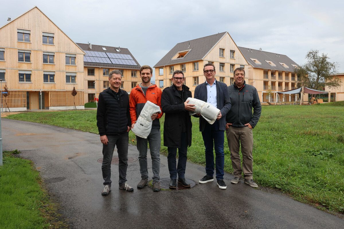 Bauamtsleiter Peter Ender, Bauleiter Clemens Kresser, Gerhard Müller, Bürgermeister Markus Giesinger und Jürgen Pleschberger.⇒AME