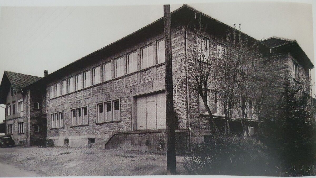 Bayer Kartonagen um 1950. ⇒Haymon