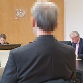 Bauarbeiter mit Spaltaxt bedroht
