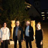 Künstler brechen mitalten Mustern
