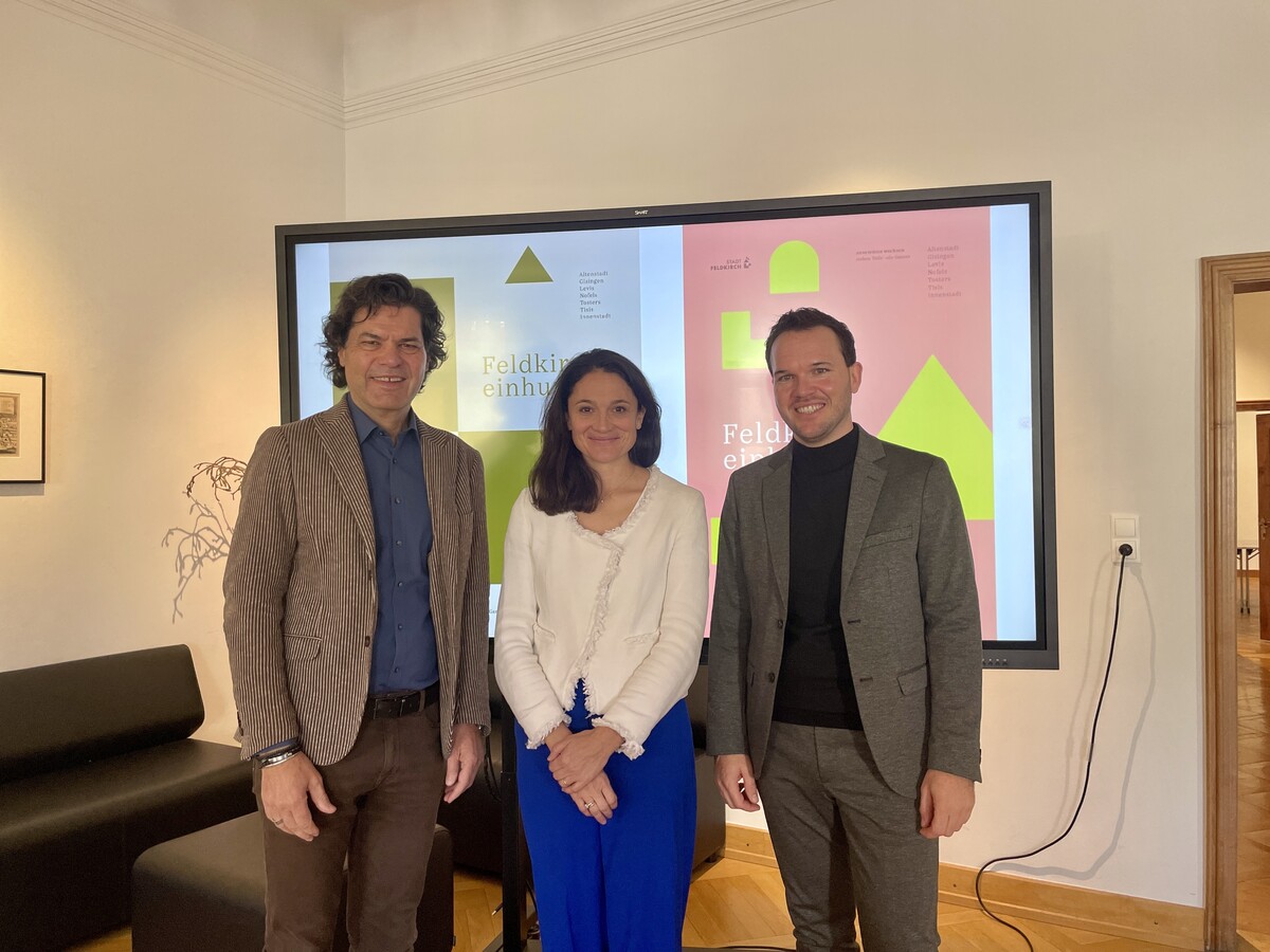 Bgm. Manfred Rädler, Maria Simma (Palais Lichtenstein) und Lukas Debortoli, Geschäftsführer des Stadtmarketing.⇒ VN/Linher