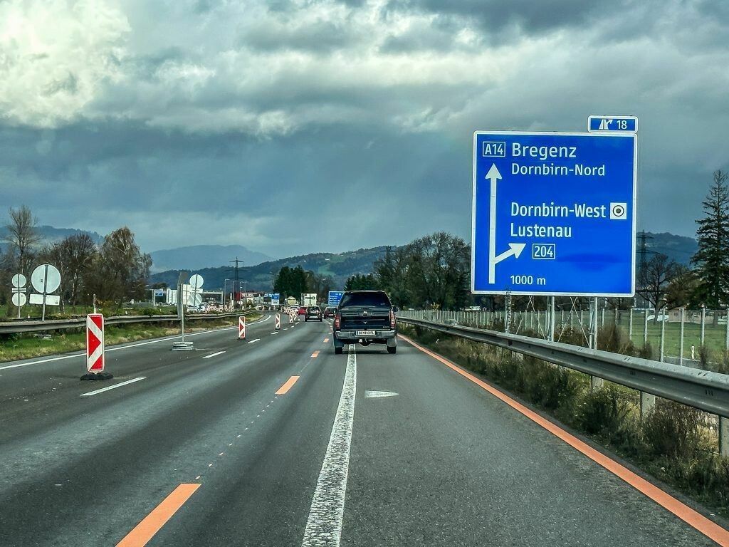 Bis zum Donnerstag kommt es zu nächtlichen Sperren der Autobahn-Abfahrten bei Dornbirn-West.⇒vn/steurer