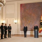 Scholz und Merz beraten über Neuwahlen