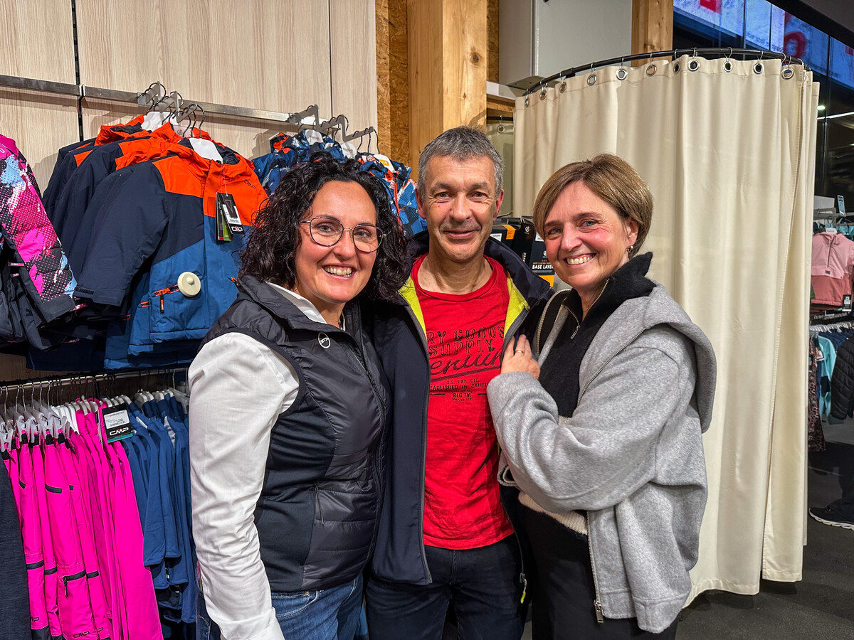 Daniela Berthold, Erich und Erika Küng.
              ⇒
              Galias