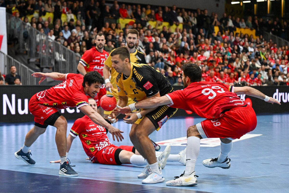 Das 102. Ländle-Derby war bis zur letzten Sekunden ein Duell auf Augenhöhe, bei dem der Alpla HC Hard mit dem 28:27 das glücklichere Ende auf seiner Seite hatte. ⇒GEPA