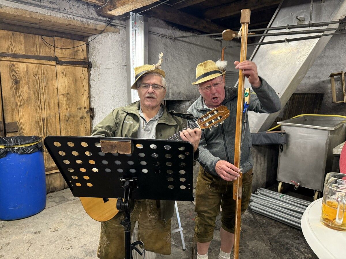 Das Duo Rudi und Günter unterhielt die Besucher musikalisch.